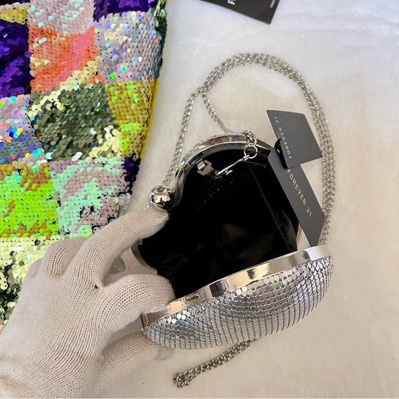 Bundled “Forever 21 “ Sequins Short Skirt + Clutch - Picture 4 of 5